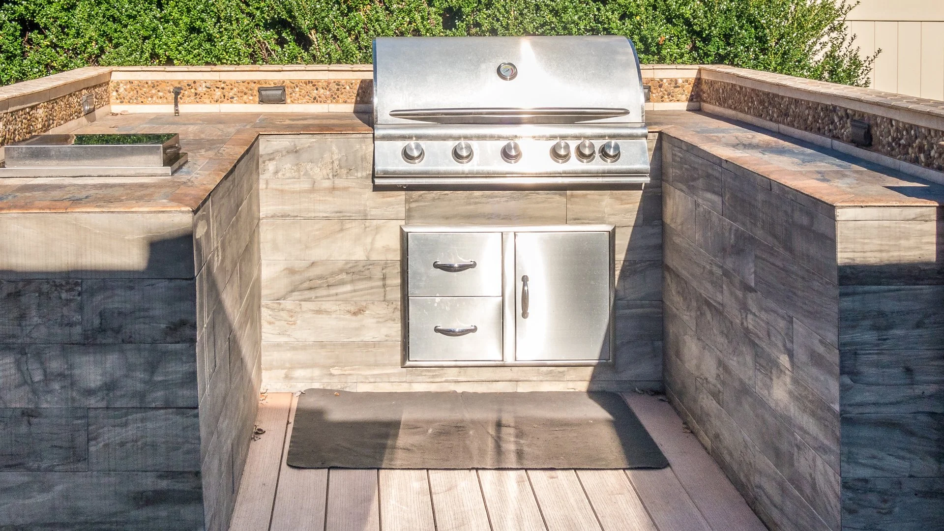 What to Consider Before Installing an Outdoor Kitchen