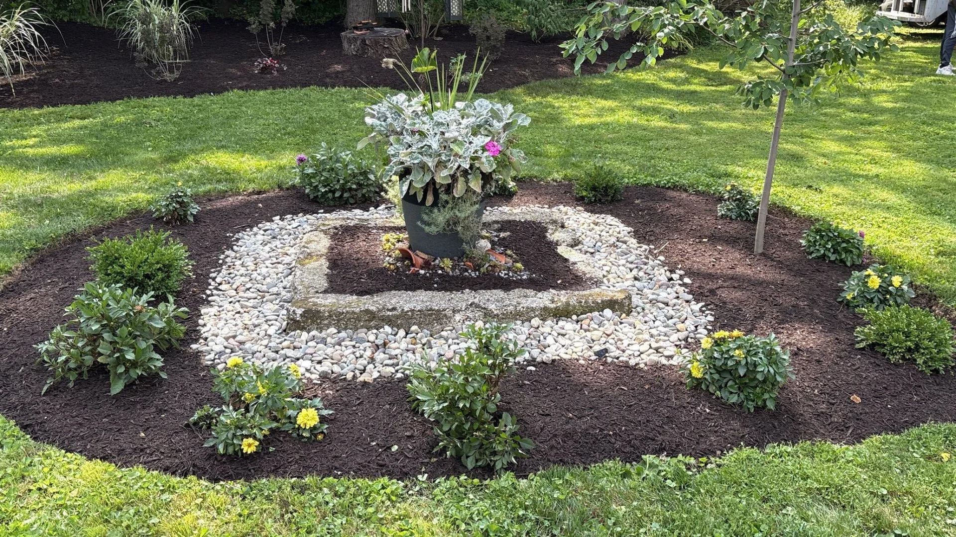 Is It a Good Idea to Mix Mulch & Rocks in Your Landscape?